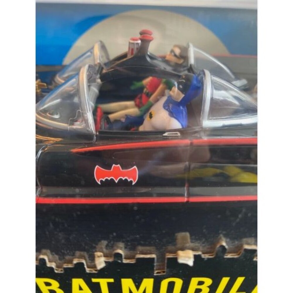 NJ Croce 1:24 Batman Classic TV Series Batmobile DC3930 with Bendable Figures